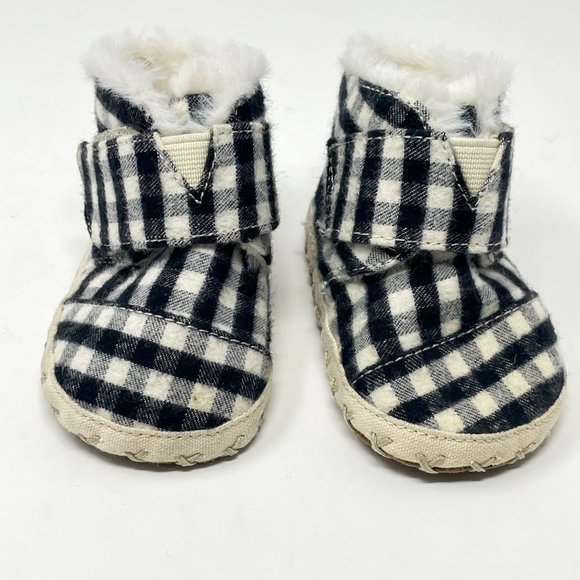 TOMS Buffalo Plaid Infant Boots Size 3 Moccasins Furry - Picture 2 of 8